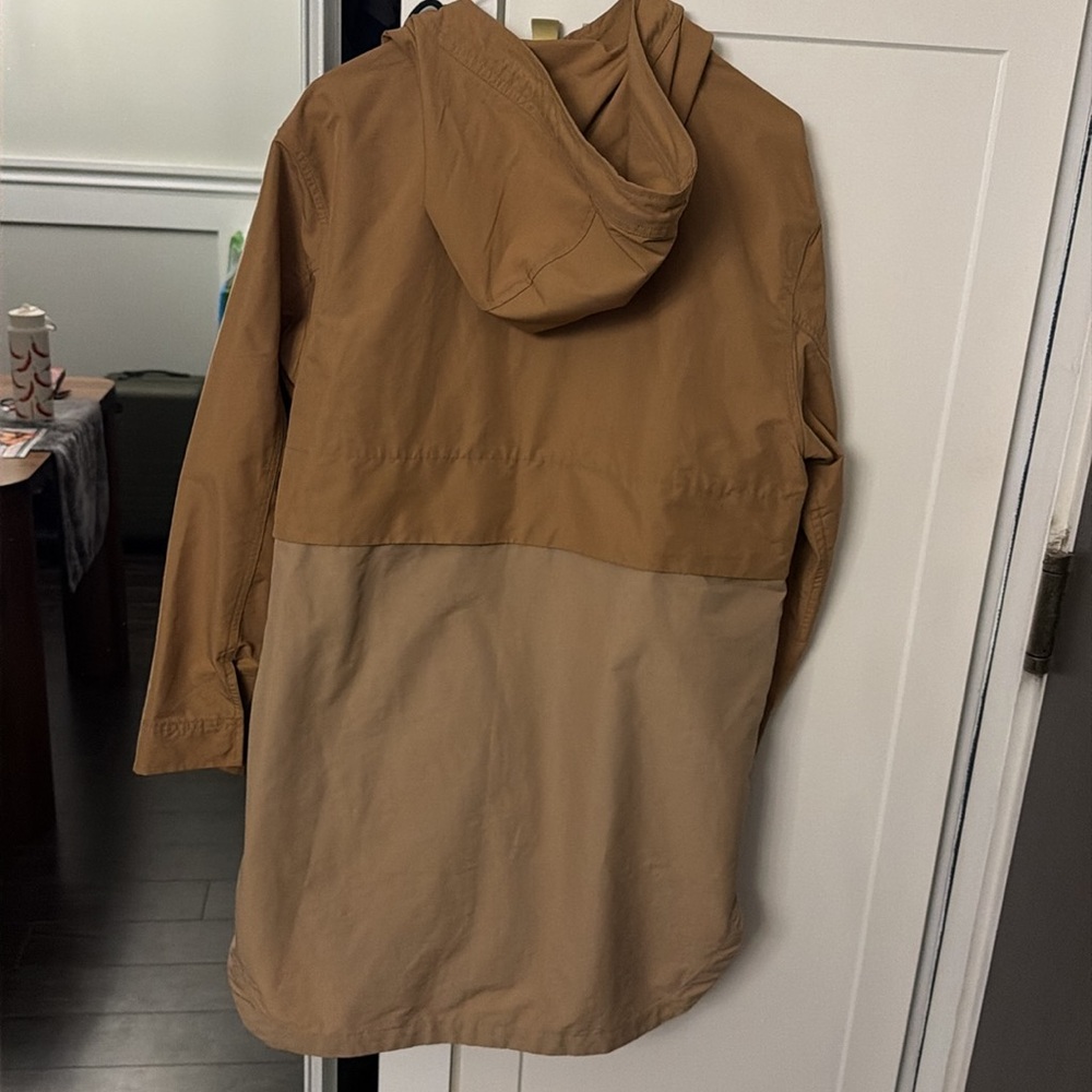 Everlane Two-Tone Hooded Trench Coat in Tan and Light Tan - Picture 2 of 3